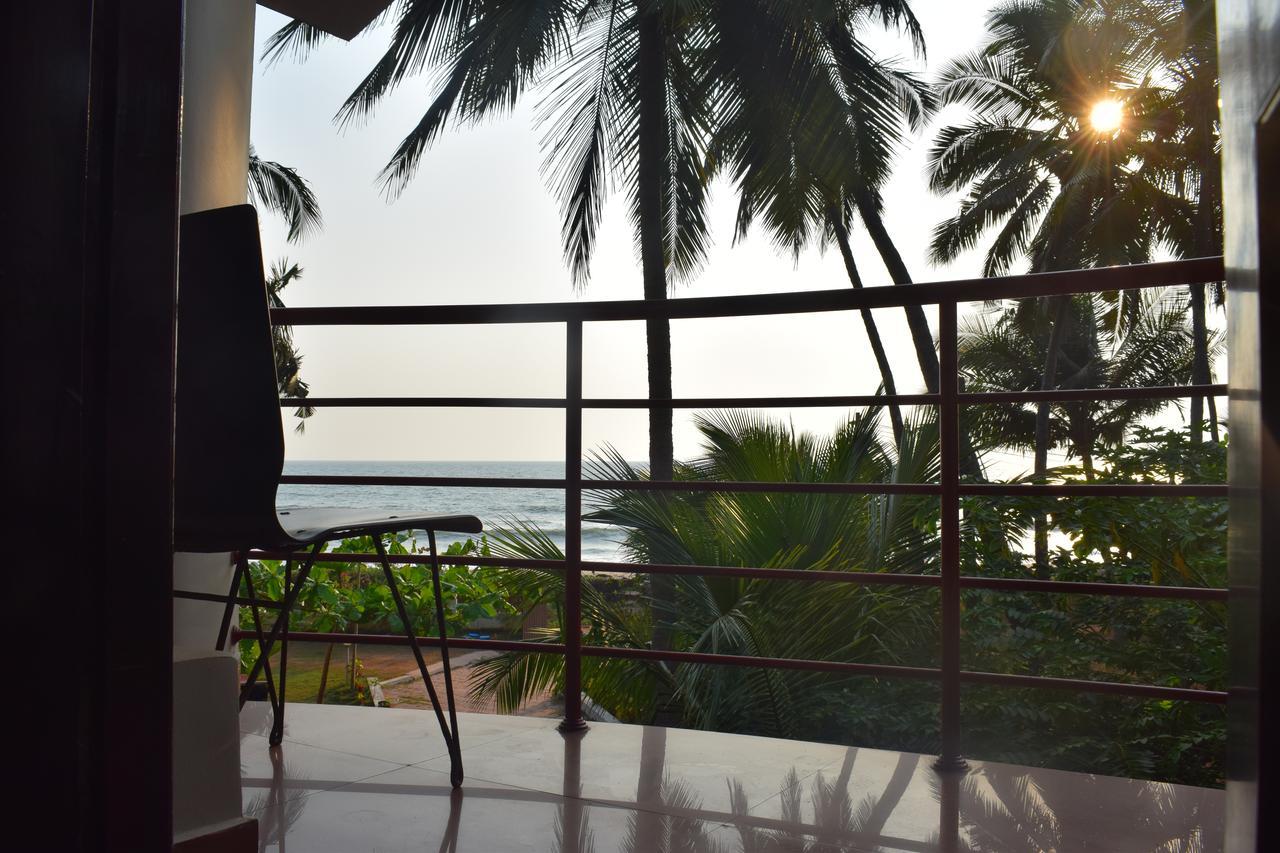 Club 7 Beach Resort Kannur Exterior photo